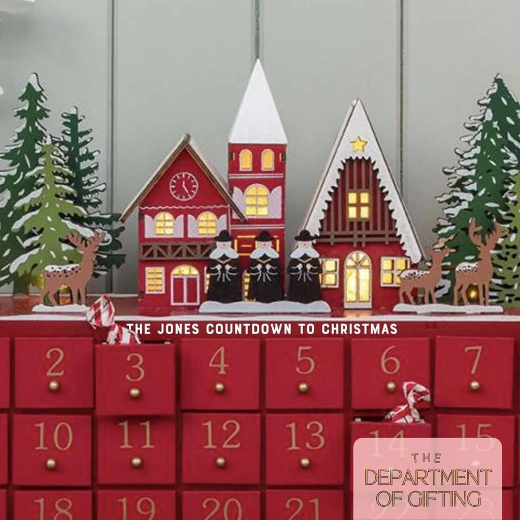 Personalized Red Wooden Light-Up Advent Calendar HG: Festive Winter Scene- Carol singers-adventskalender-Calendrier de l’avent